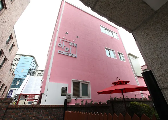 Ari House 3*